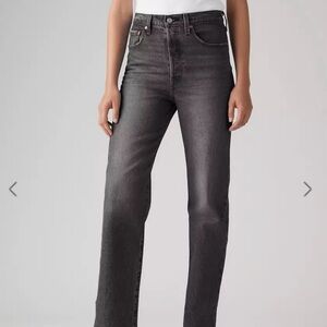 Levi’s Ribcage straight black jeans